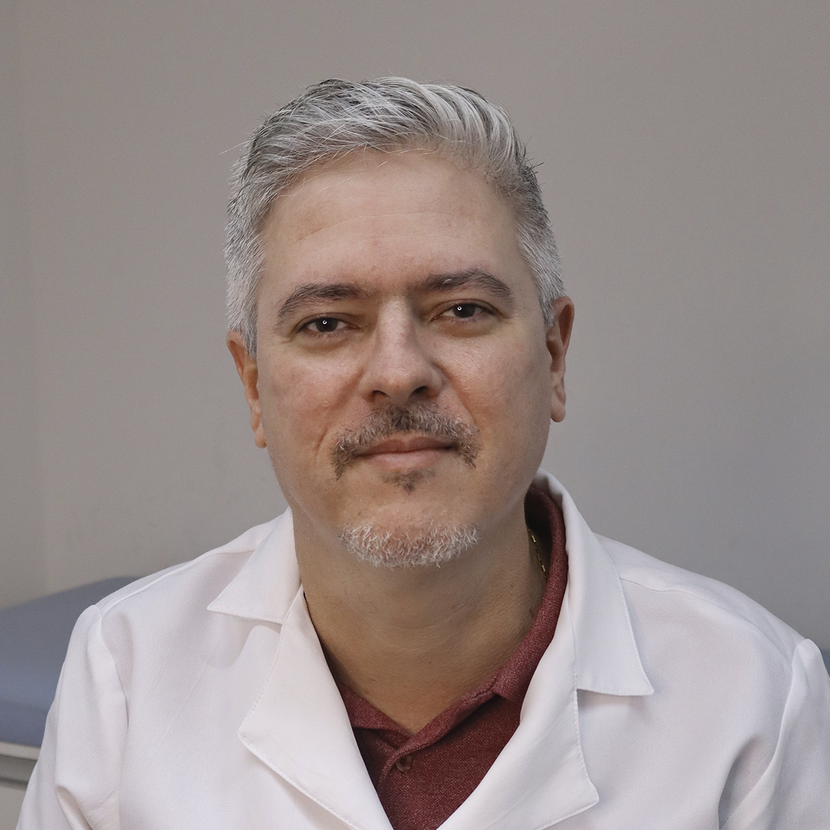 Dr. Rubens Pertecarrari  